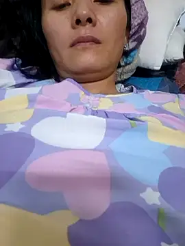 Baby-sexytits18's cam snapshot