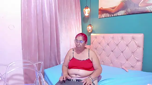 renata_milf_'s cam snapshot