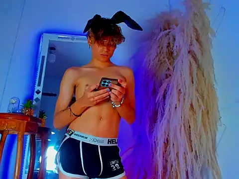 Leo_Glow live sex cam