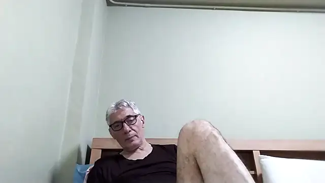 BIGUNCUTHARDCOCK live sex cam