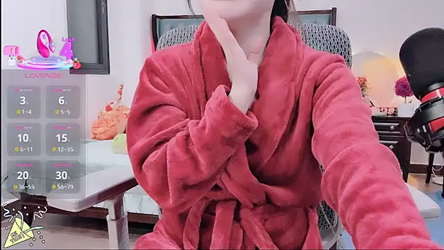 Caryln-Bun live sex cam