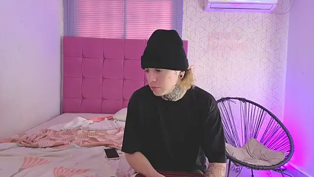 lily_and_wan's cam snapshot