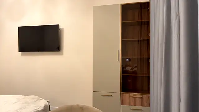 MinervaShetrawski live sex cam