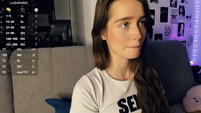 lovelyalivia live sex cam