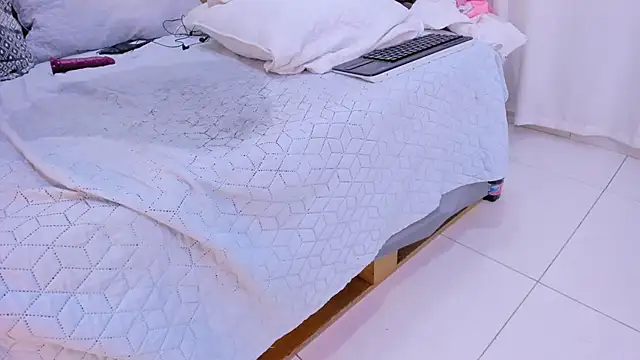 cristinapuerta_'s cam snapshot