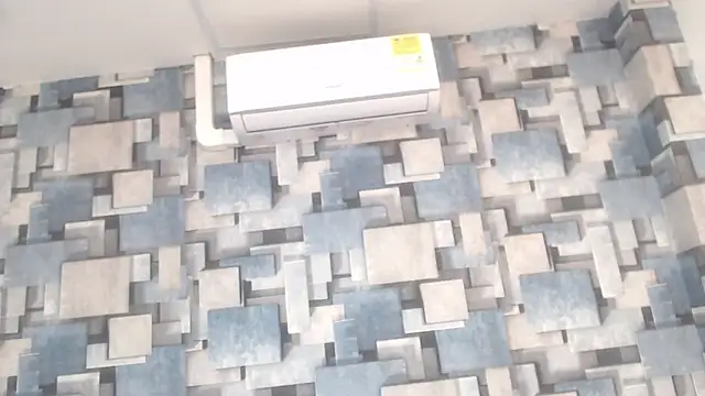 angel_dthroatt's cam snapshot