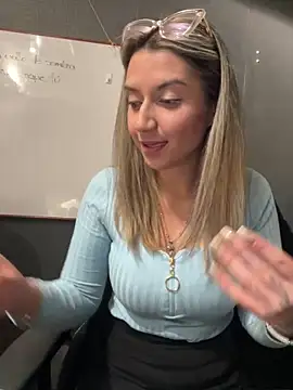 Isabella_Varella's cam snapshot