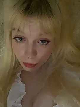 yourcutemouse's cam snapshot