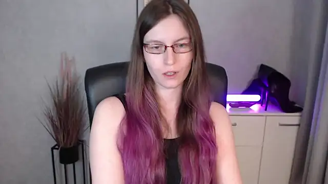 emmaxDelight's cam snapshot