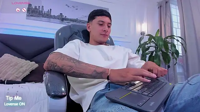 Damian23__ live sex cam