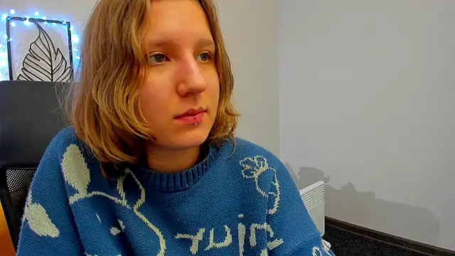 Hailey_Foxy's cam snapshot