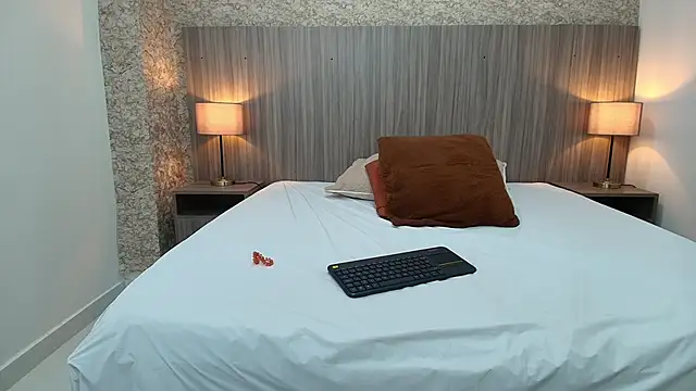 zoe_bermudez's cam snapshot