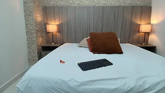 zoe_bermudez's cam snapshot