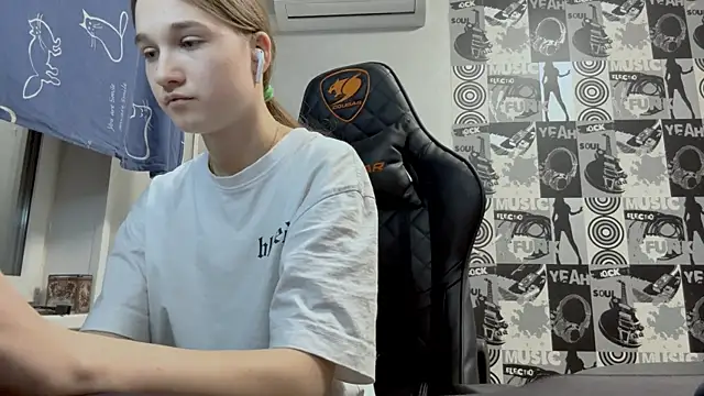 helgicuteness's cam snapshot