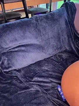 LaPetiteKim live sex cam