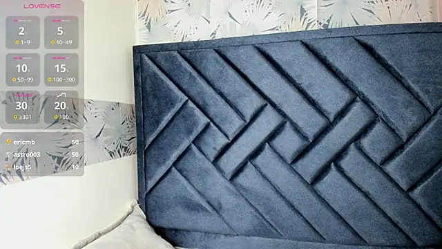 Valery_More__'s cam snapshot