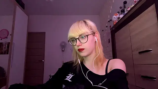 EffacedScan's cam snapshot