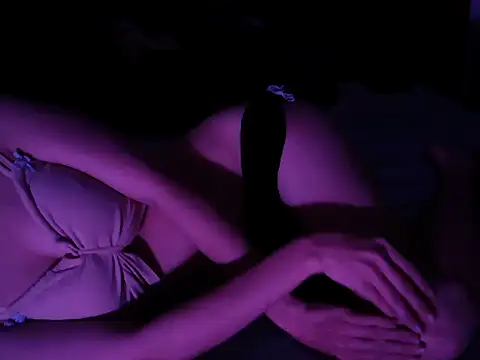 nhi_miranda live sex cam