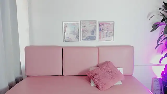 Pamela_SkinnySexy's cam snapshot