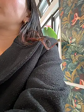 Ninabigtitied's cam snapshot