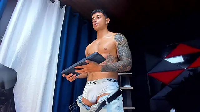 jaze_bradley's cam snapshot