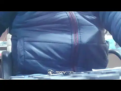 pussyrider1-4u's cam snapshot