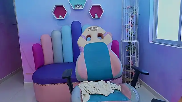 KateSkinny's cam snapshot