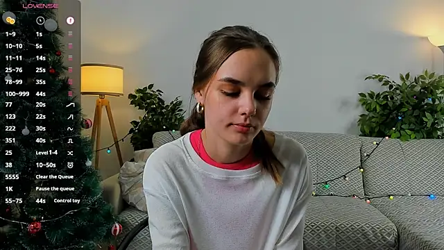 KarriVoisinet's cam snapshot