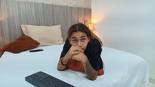 zoe_bermudez's cam snapshot