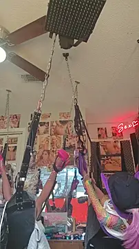 luvs2cumm69 live sex cam