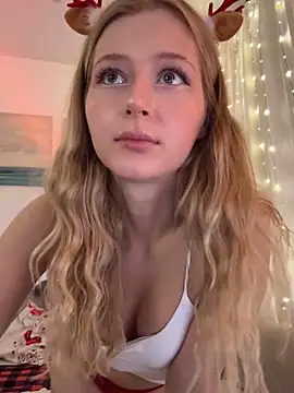 LunaRase live sex cam