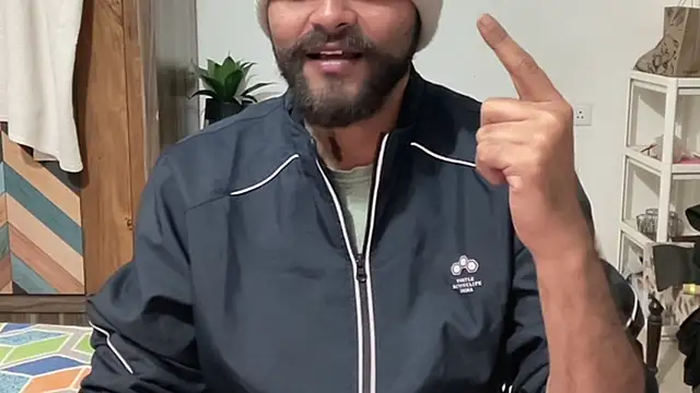 MakeMeAwareAah's cam snapshot