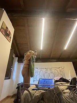 voglioso97's cam snapshot