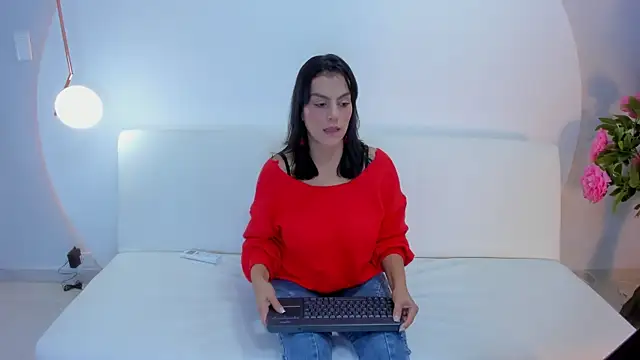 Ada_Monroe10's cam snapshot