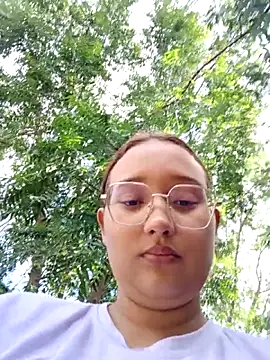 young_dairy01's cam snapshot