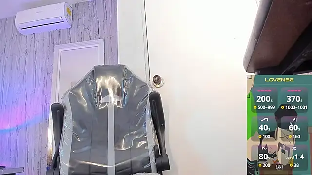 JUANDIAMONDS98 live sex cam