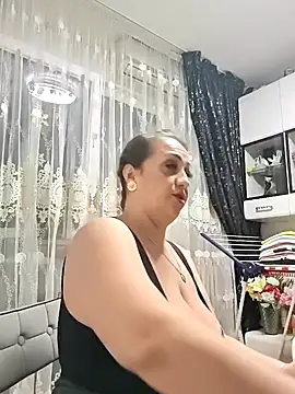 AvaDivaMilf live sex cam