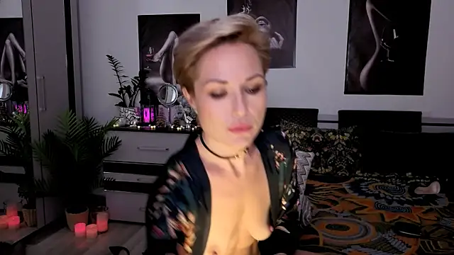 Redhotline's cam snapshot