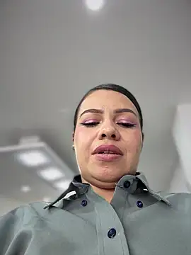 Ariana-07 live sex cam