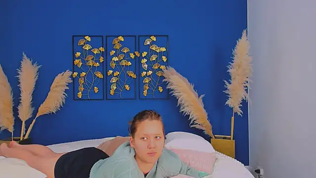 TRINITI_MOON's cam snapshot