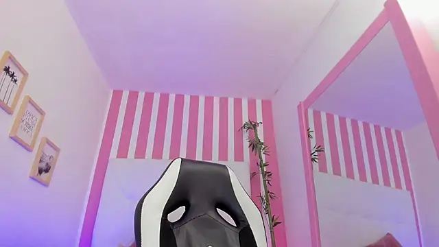 Cynthiaa_Hot_'s cam snapshot