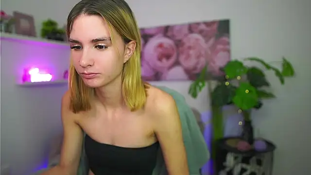 _Bella_Young's cam snapshot