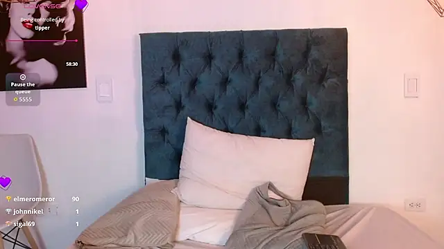 Desire_Evelyn's cam snapshot