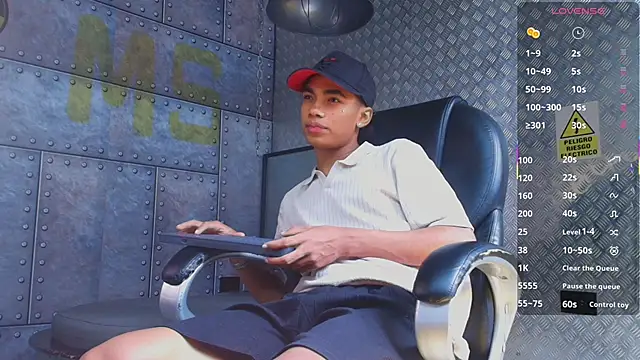 AlanCutee live sex cam