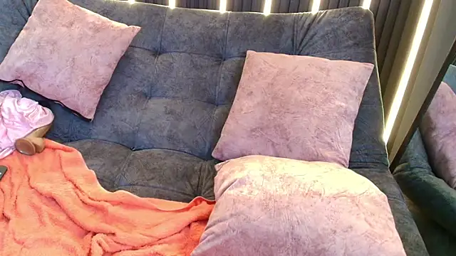 brunette_candyy_'s cam snapshot