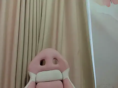 little__doll18's cam snapshot