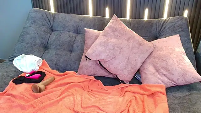 brunette_candyy_'s cam snapshot