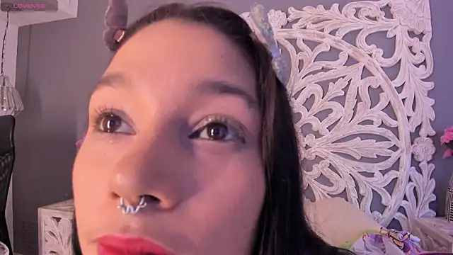 loraineblake's cam snapshot