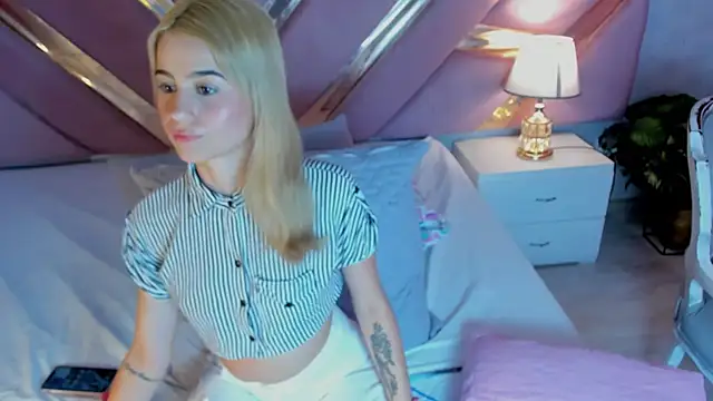 ChloeLaurentt's cam snapshot