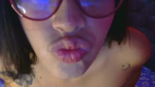 luna_summer's cam snapshot